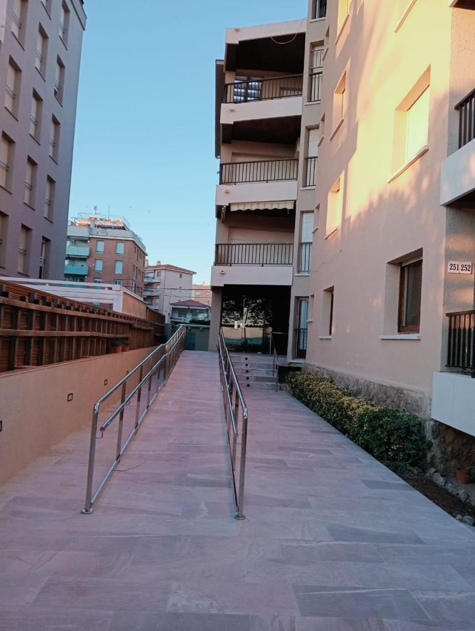 Apartamento Primera Linea De Playa Port-Segur Segur de Calafell Exteriér fotografie