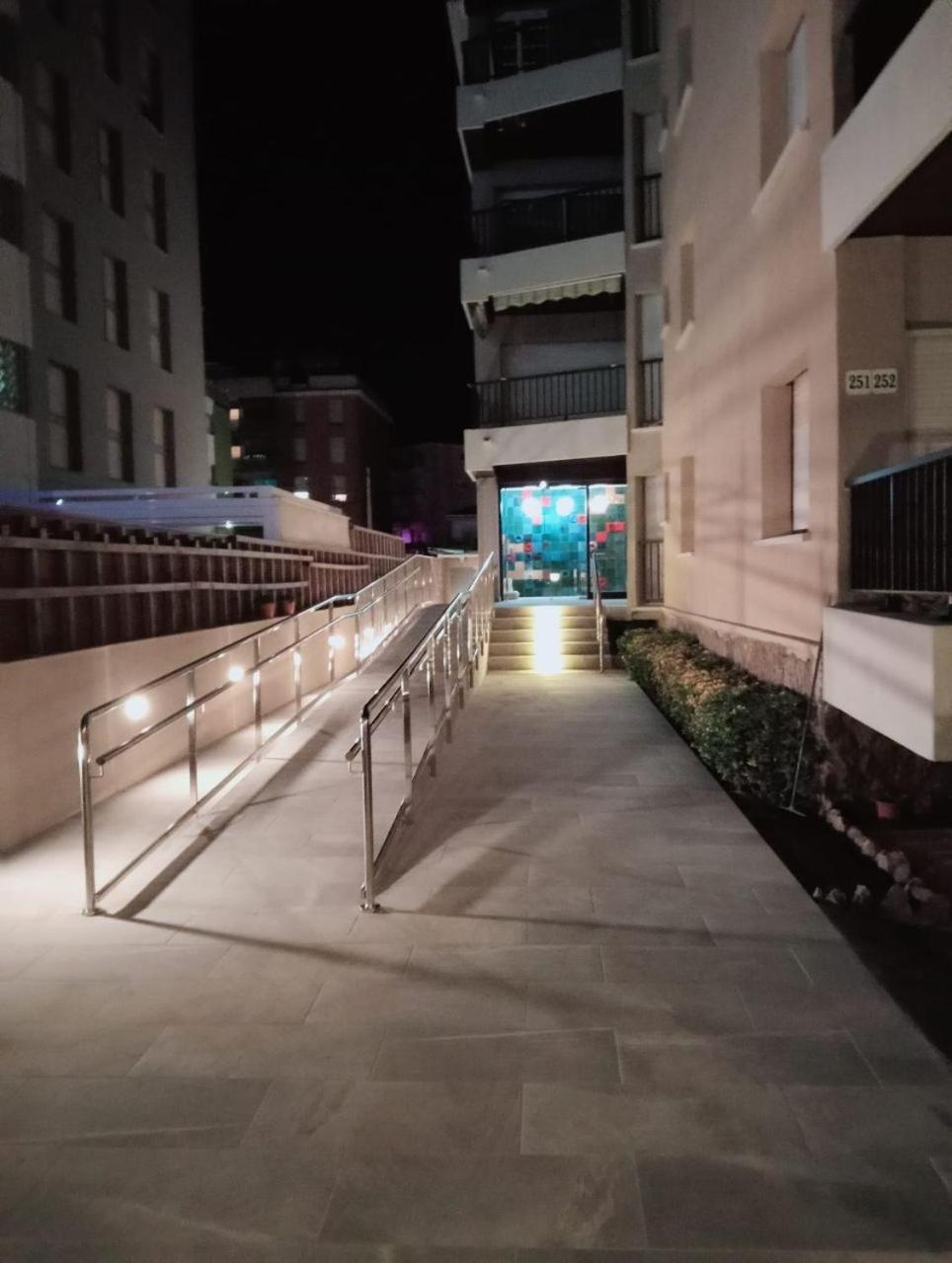 Apartamento Primera Linea De Playa Port-Segur Segur de Calafell Exteriér fotografie